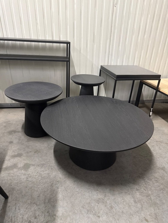 Image 1 of Tables basses en chêne massif noir