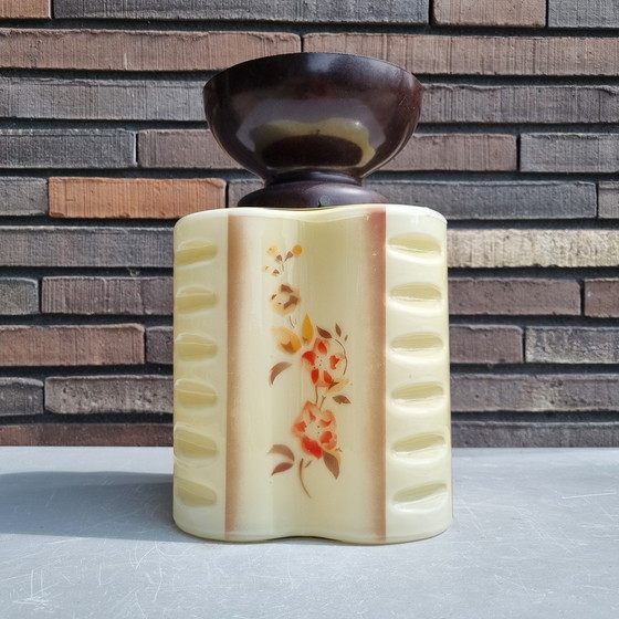 Image 1 of Deckenleuchte aus den 1930er/40er Jahren, mattiertes Glas mit Blumenmotiv, 28 cm/11 Zoll
