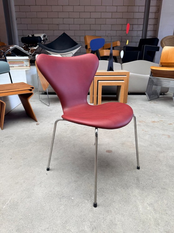 Image 1 of Sillón mariposa de Fritz Hansen en piel color vino tinto (stock: 6)