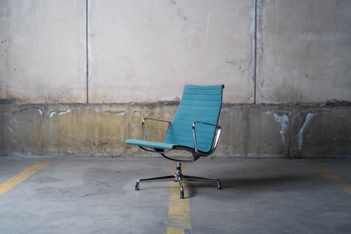 Charles y Ray Eames - Sillón Vitra EA116