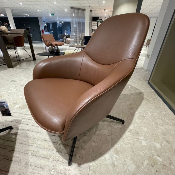 Image 1 of Leolux Lanah Drehsessel mit Hocker