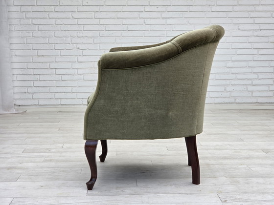 Image 1 of Fauteuil danois des années 60, velours vert, pieds en hêtre.