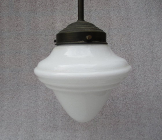 Image 1 of Gispen 1930, paralume in vetro, ghianda, opale, con vecchio set di sospensione originale.