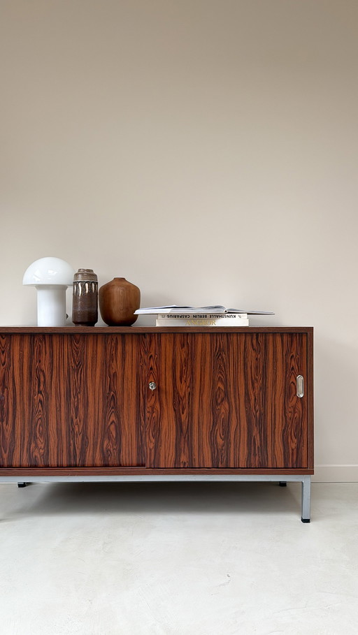 Palissander kast met schuifdeuren 