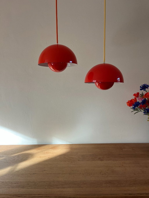 Vintage Louis Poulsen Flowerpot set of 2 - Verner Panton - VP1 - Danish design lamp