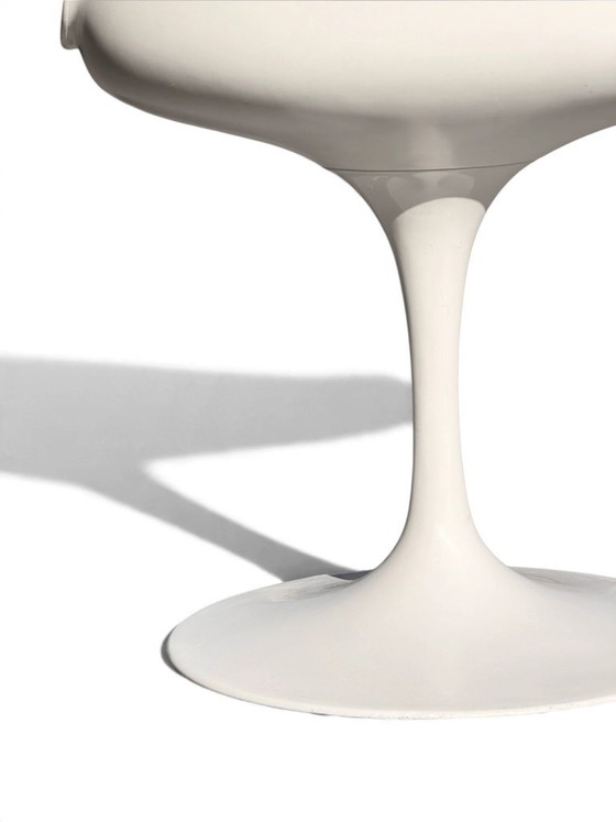 Chaise Tulipe Eero Saarinen, Knoll International, blanche – Chaises de salle à manger (photo 10 of 13)