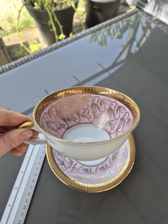 Image 1 of Elegante tazza da tè e piattino Bavaria d'epoca - Rosa con motivi floreali dorati - metà del XX secolo