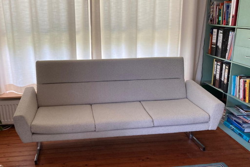 Sofá vintage de bouclé