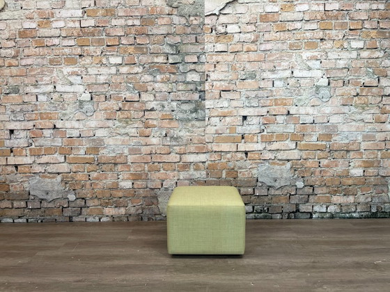 Image 1 of Pouf giallo