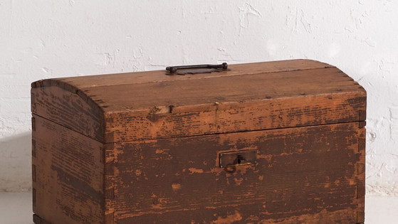 Antike Truhe mit dunkler Patina (ca. 1900) #3 – Aufbewahrungsschrank, Rustic (photo 3 of 40)