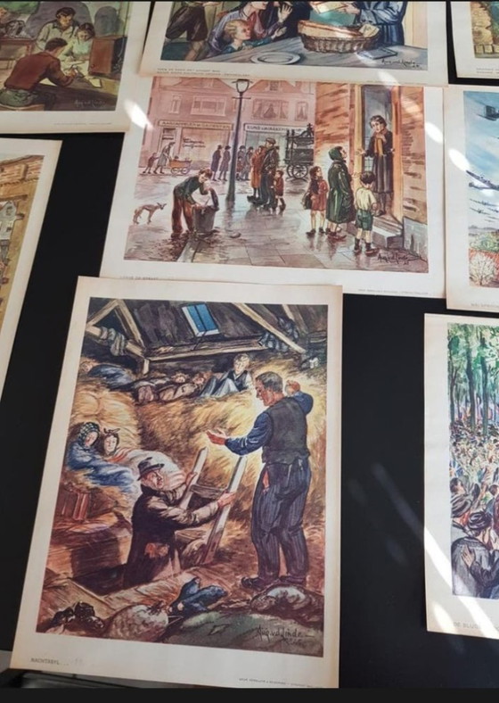 Image 1 of Unieke Set van 18 Historische Schoolplaten