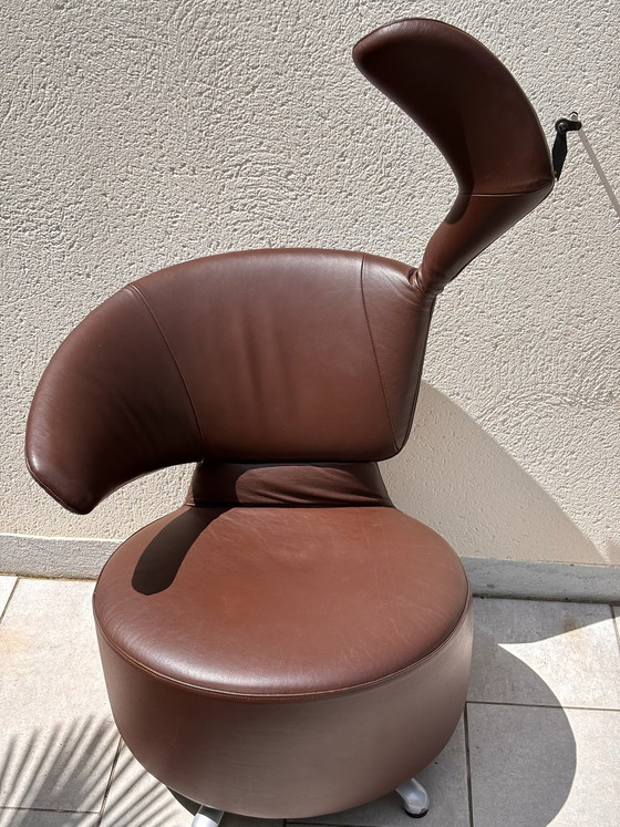 Image 1 of Poltrona Biki di Toshiyuki Kita per Cassina, in pelle marrone cioccolato, girevole, pezzo da collezione.