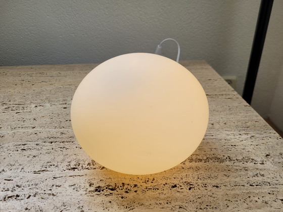 Image 1 of Lámpara de mesa esférica de cristal blanco mate Sompex, lámpara de mesa ovalada, objeto de luz