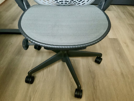 Image 1 of Sedie da ufficio Herman Miller grigie 2 pezzi in ottime condizioni