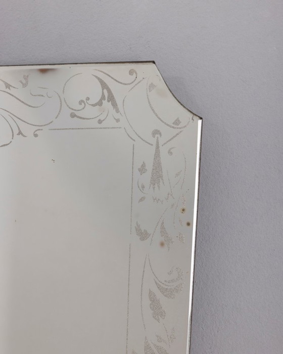 Vintage Italiaanse design wandspiegel uit de jaren 1940 met gedecoreerd glas. (photo 6 of 12)