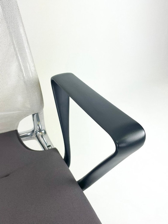 Image 1 of Vitra Meda bureaustoel