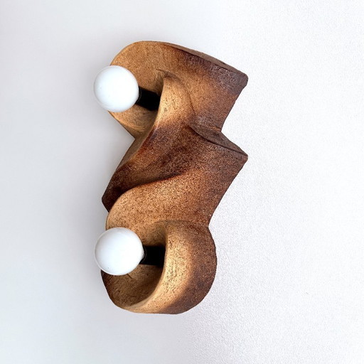 Vintage Wand Leuchte . Keramik . biomorphes Design . Brutalist . Space Age . Schamotte . Braun . Beige . Schwarz . 60er . 70er .