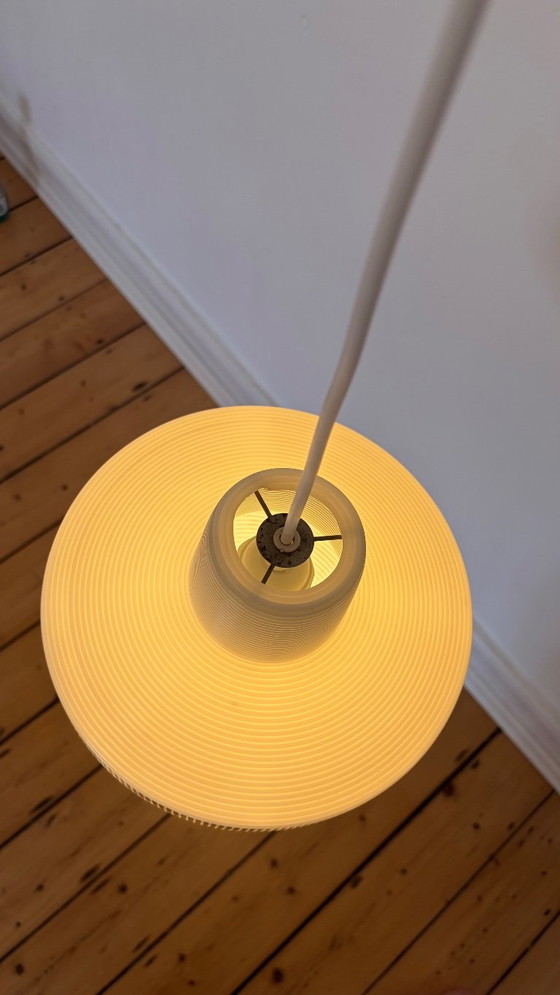 Vintage pendant light 1970s – Space Age – Cream white – Pendant lamps, Plastic (photo 6 of 8)
