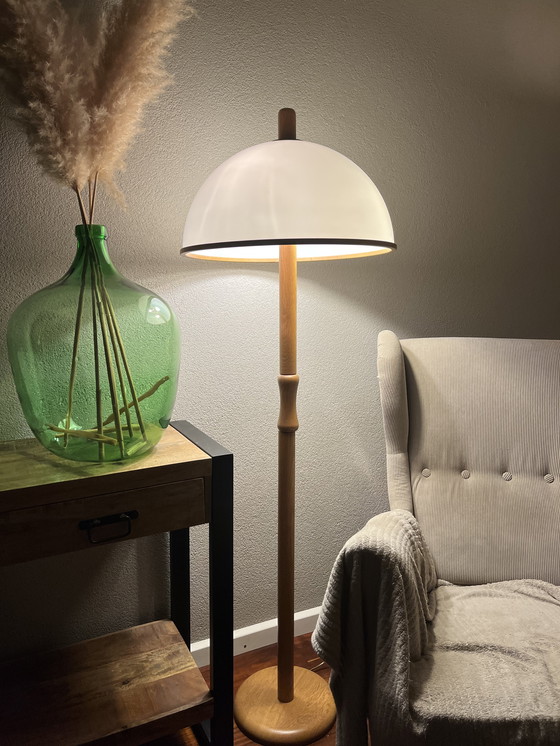 Image 1 of Lampada da terra vintage a forma di fungo con paralume in plastica