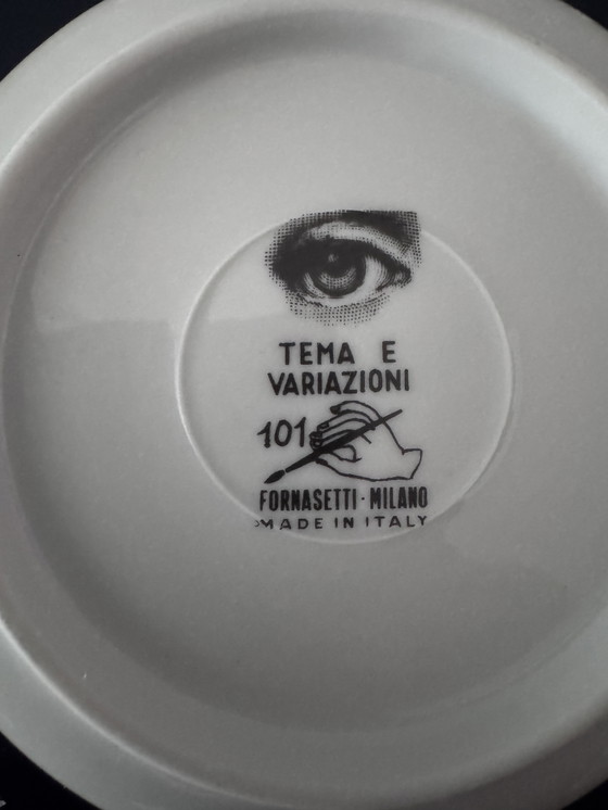 Image 1 of Fornasetti Sottobicchieri in porcellana “Tema e Variazioni” – Set da 4 (8,5 cm) – Con scatola – N. 39 / 51 / 83 / 101