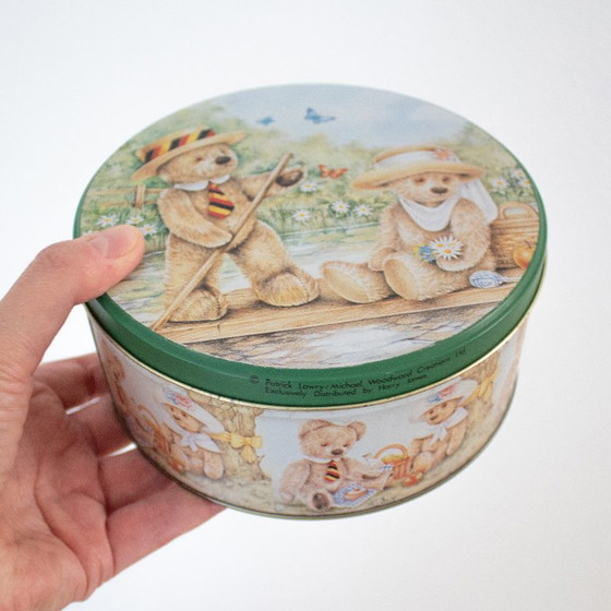 Image 1 of Vintage Teddy Tum Tum cookie tin: British design from the 90s, bear tableware, green and beige