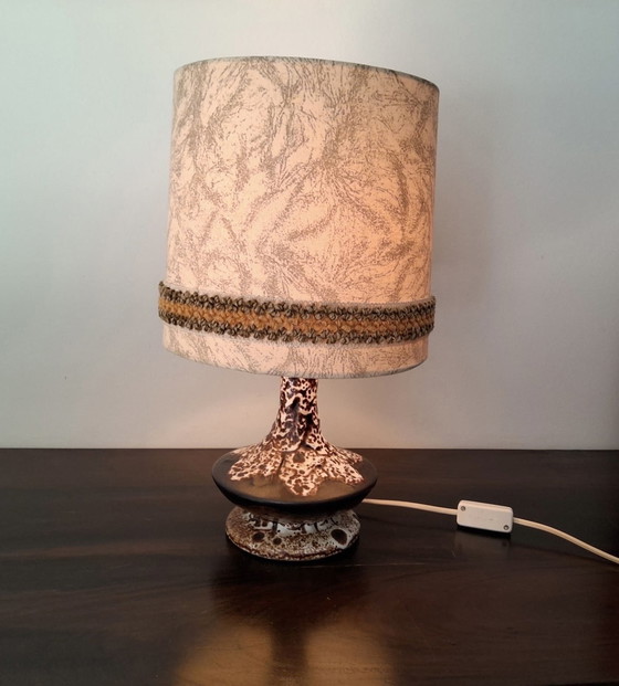 Image 1 of Duitse keramische tafellamp met originele stoffen kap jaren 60/70