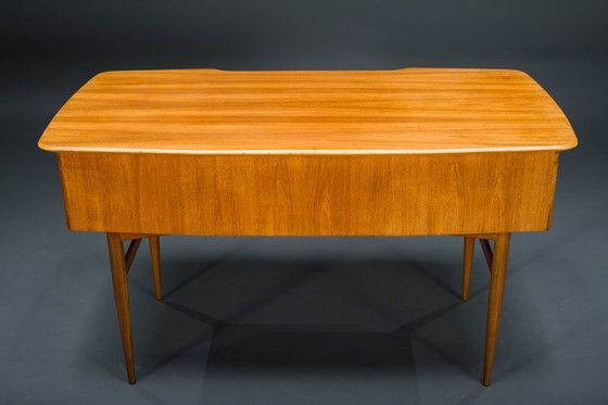 Image 1 of Escritorio de teca de mediados de siglo atribuido a Musterring, años 60
