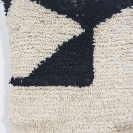 Image 1 of Minimal Moroccan Berber Rug – Timeless Handmade Berber Carpet | 250 × 160 cm