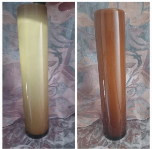 Exceptional tubular opaline uranium vase in the Mid-Century style (circa 1960), Italian tradition of Empoli