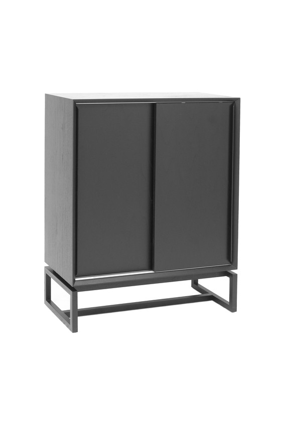 Image 1 of Mobiletto con ante scorrevoli in stile scandinavo nero