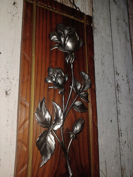 Pannello murale vintage in legno con rosa in metallo (43x18 cm) – Decorazioni murali, Wood (photo 3 of 8)