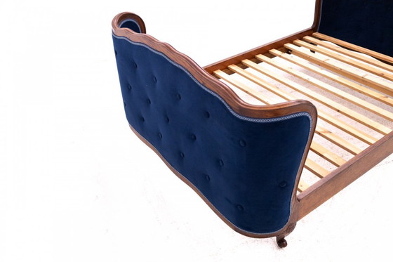 Image 1 of Lit ancien, France, vers 1900.