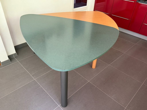 Castelijn TIC table extendable and collapsible