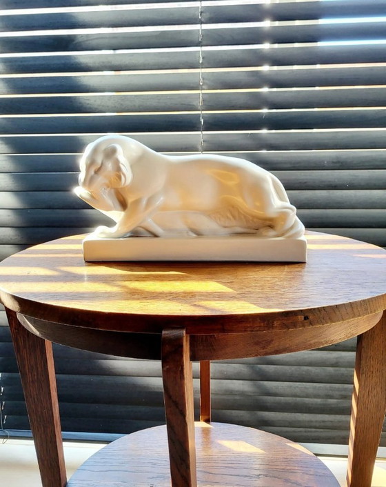 Image 1 of Sculpture Art déco en céramique blanche représentant un tigre et une gazelle, John Skeaping, Wedgwood, 1927