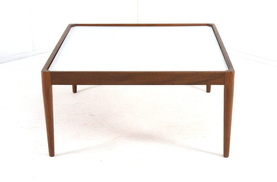 Image 1 of Table basse carrée à plateau réversible, vintage « Hilleberg »