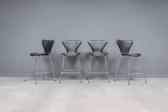 Image 1 of Taburete de bar Serie 5