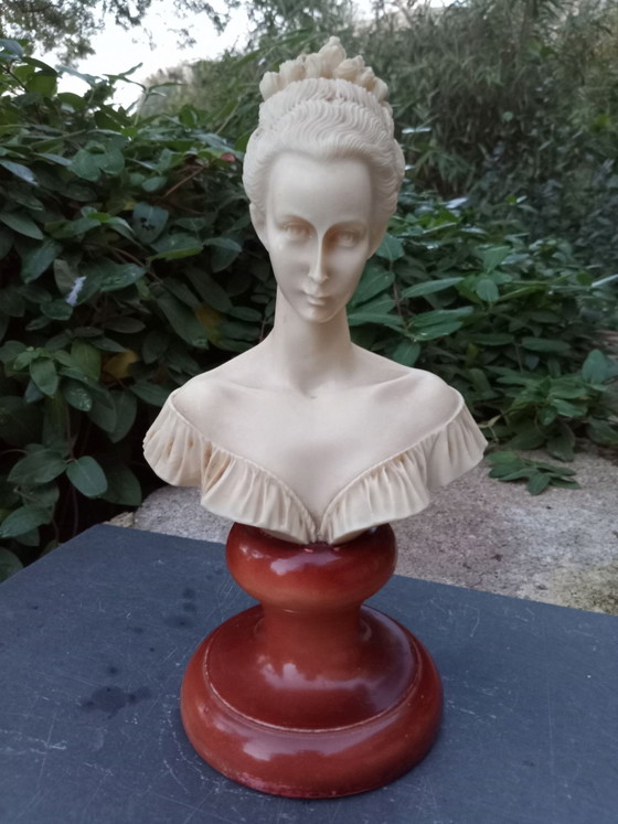 Alabaster Bust Manon Lescaut, Decorative Objects, Stone, Multi Color (photo 2 of 10)