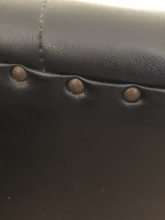 Image 1 of Vintage zwarte cocktailstoel clubstoel skai bekleding Theo Ruth (?)