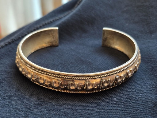 Bracelet manchette vintage en argent 925 – Frise d'éléphants en relief
