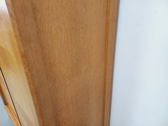 Image 1 of Guillerme et Chambron vintage massief eiken kast uit de jaren 60 en 70