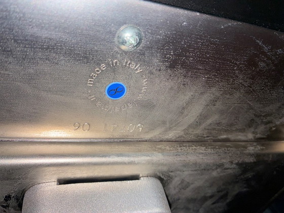 Due sgabelli da bar neri con struttura color argento, Lapalma, Pelle, Metallo, Nero, Modern (foto 6 di 6)