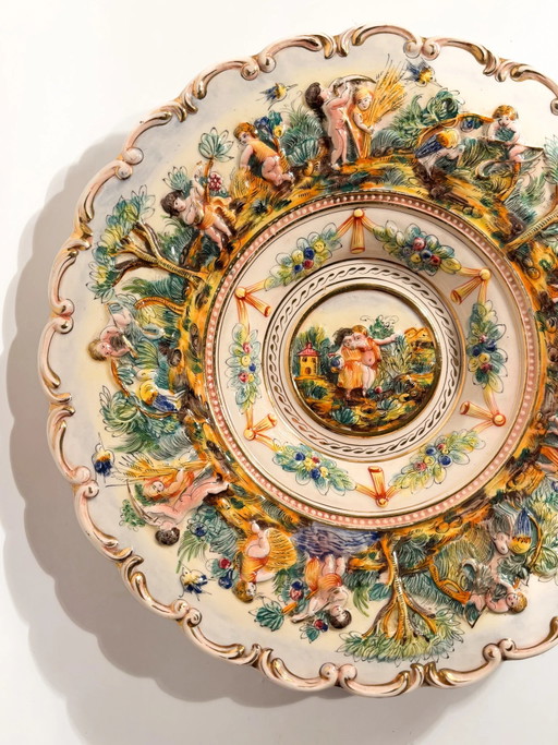 Large Capodimonte Porcelain Plate, Hand-Painted and Embossed, 1950s – decoratieve objecten (photo 2 of 11)