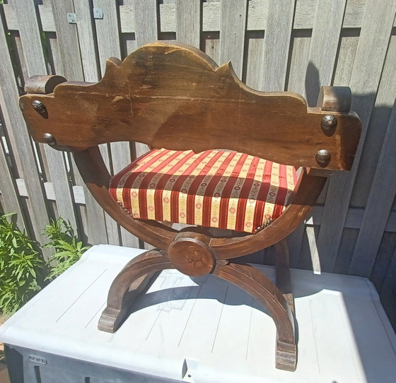 Image 1 of Oude Dagobert koning ridder stoel pas bekleed!