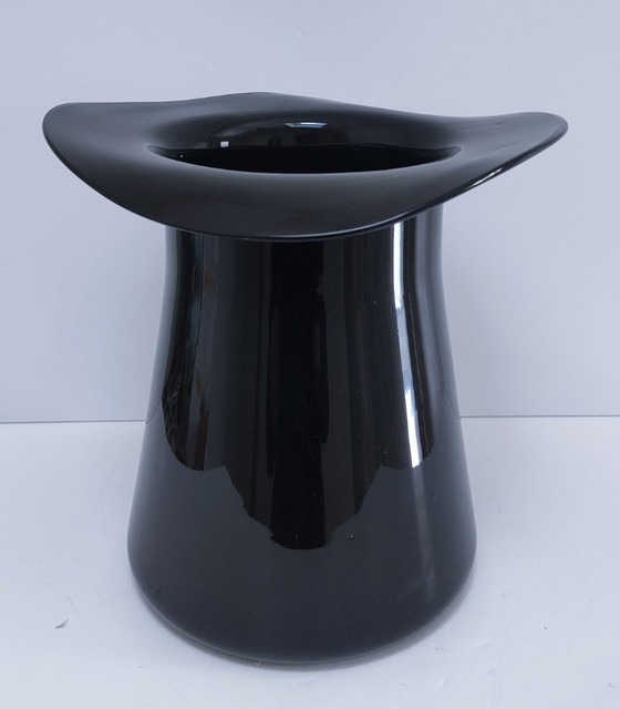 Image 1 of Champagnekoeler van zwart Murano-glas in de vorm van een hoed
