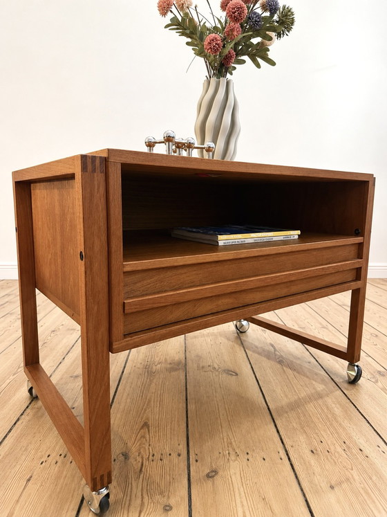 Image 1 of Table d'appoint/commode en teck du Danemark