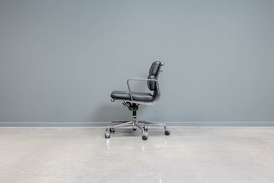 Image 1 of Eames Ea217 Softpad Office Chair