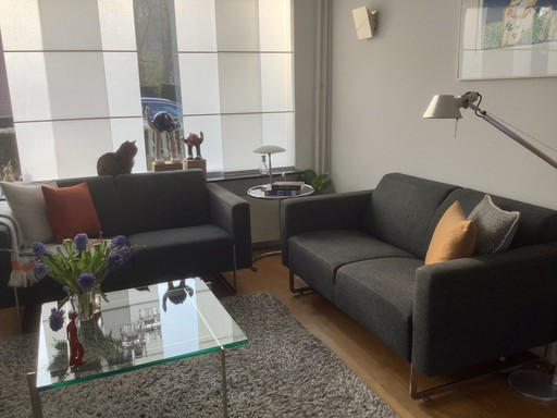 2 Artifort benches mare