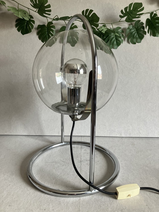 Image 1 of Lampada da tavolo Space Age Ball in vetro e metallo, anni '70 Staff