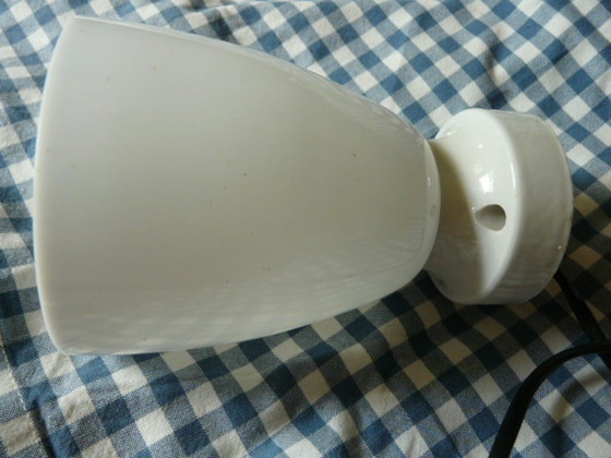 Image 1 of Wandlamp van porselein en opaline