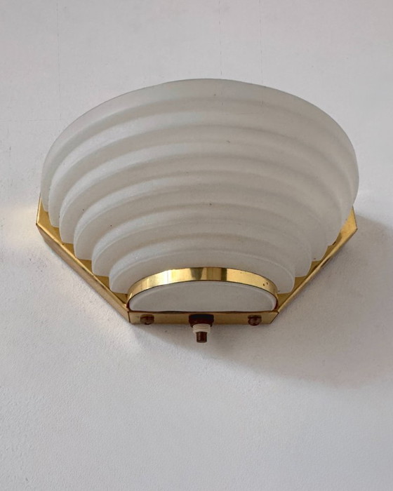 Paar vintage Wandlampen van messing en gezandstraald glas, Frankrijk 1970 – Brass (photo 2 of 5)